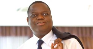 En exil depuis deux ans, Sébastien Ajavon souffle une bougie de plus: Noyé anniversaire, Séba