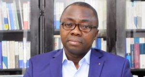 En attendant leur procès/Le prof. Aïvo et 3 co-accusés jetés en prison pour 90 jours