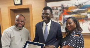 Entrepreneuriat privé et promotion du capital humain/Julien TOMEGAH reçoit la clé de la ville d’Echaporã au Brésil