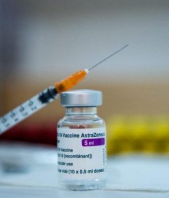 Troisième dose de rappel contre la COVID-19/AstraZeneca: une réponse immunitaire aux variants Bêta, Delta, Alpha, Gamma et Omicron