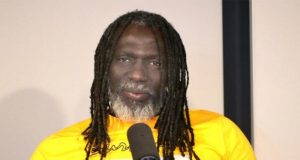Interview: »Gouvernement 20 ans »/Tiken Jah Fakoly dénonce les condamnations fantaisistes d’opposants