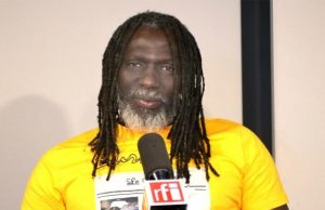 Interview: »Gouvernement 20 ans »/Tiken Jah Fakoly dénonce les condamnations fantaisistes d’opposants